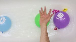 Развивающее видео Для детей Учим цвета желтый шарик Лопаем воздушные Шарики с водой Поем песенку На