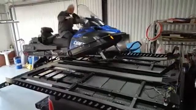 Dodge RAM 2500 Выгрузка снегохода смотреть онлайн