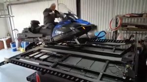 Dodge RAM 2500 Выгрузка снегохода