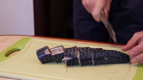 Скумбрия малосольная в рассоле
