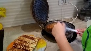COOKING/ГОТОВИМ ВАФЛИ С НАЧИНКОЙ/ПРОСТОЙ И ВКУСНЫЙ РЕЦЕПТ/как приготовить трубочки в вафельнице