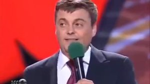 Медведев танцует народный танец