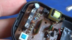 ЧТО МОЖНО СДЕЛАТЬ из СТАРОГО ЗАРЯДНИКА от ТЕЛЕФОНА