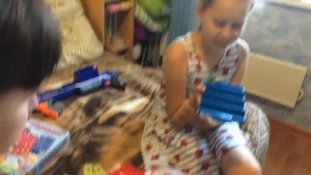 ИГРАЕМ В НАСТОЛЬНУЮ ИГРУ "УГАДАЙ КТО" смотреть онлайн