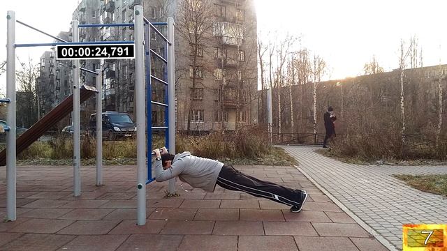 Техничные отжимания Ганнибала от шведской стенки на максимум. Обратным и прямым хватом на трицепс смотреть онлайн