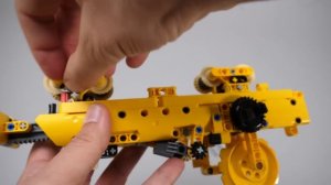 LEGO Technic 42131 CAT D11(T) Bulldozer detailed building review