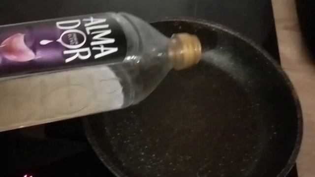 жареные сосиски в беконе смотреть онлайн