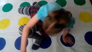 Играем в твистер 1/2