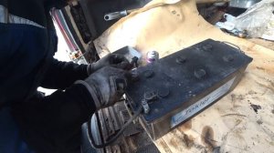 Восстановление клемм аккумулятора - пайка угольным электродом