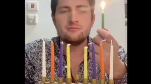 Как правильно зажигать все свечи на Хануку - за 2 минуты