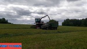 Заготовка силоса комбайнами ДОН-680.Трактор Кировец на тоамбовке.