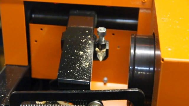 Резьбонарезной станок по дереву WSM-1, тестовая работа на 112 черенках. смотреть онлайн