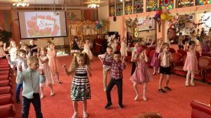 Задорный танец "Ша - ла- ла -ла". Группа №9 "Ягодки"