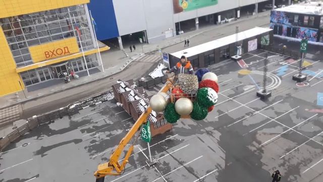 Монтаж новогодних конструкций(Ёлка) г. Омск. Тц Мега. 2019 г смотреть онлайн