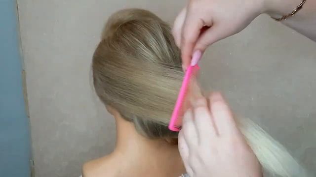 Стильные прически 2023 года / Легкие пучки из волос смотреть онлайн