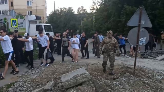 26.07.23г, Рейд на Сортировке в Екатеринбурге. Полный зак мигрантов уже набрали. Полиция, ОМОН, смотреть онлайн