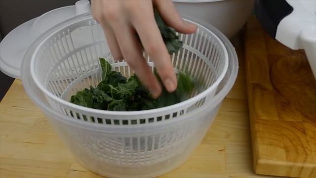 How to Make Crispy Kale Chips | HEALTHY SNACKS смотреть онлайн