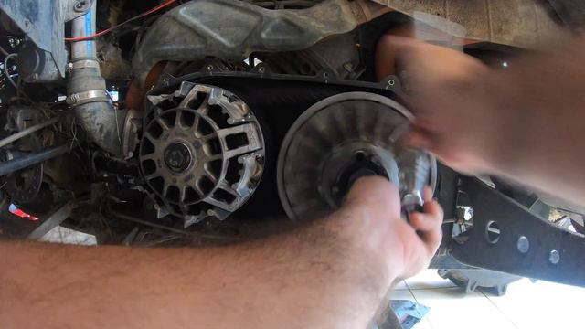 Changing CVT belt on 2012 Canam Outlander 800r XMR смотреть онлайн