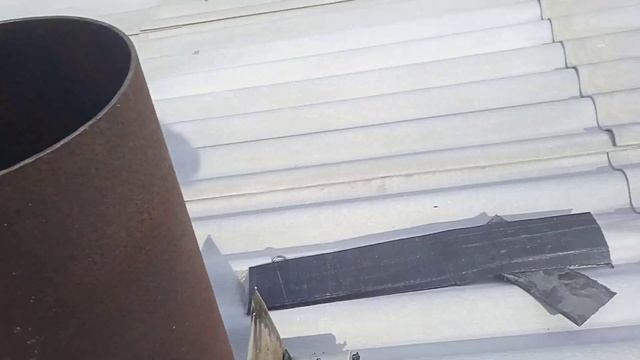 труба сквозь шифер..,что придумал! смотреть онлайн