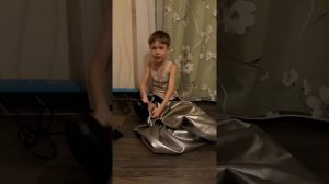 Как без насоса накачать гимнпстический мяч фитбол или матрац