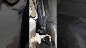 Замена задней трубки кондиционера Mitsubishi Pajero IV на шланг высокого давления.