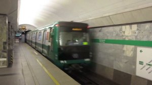 Подвижной состав Невско-Василеостровской Линии Петербургского Метро.