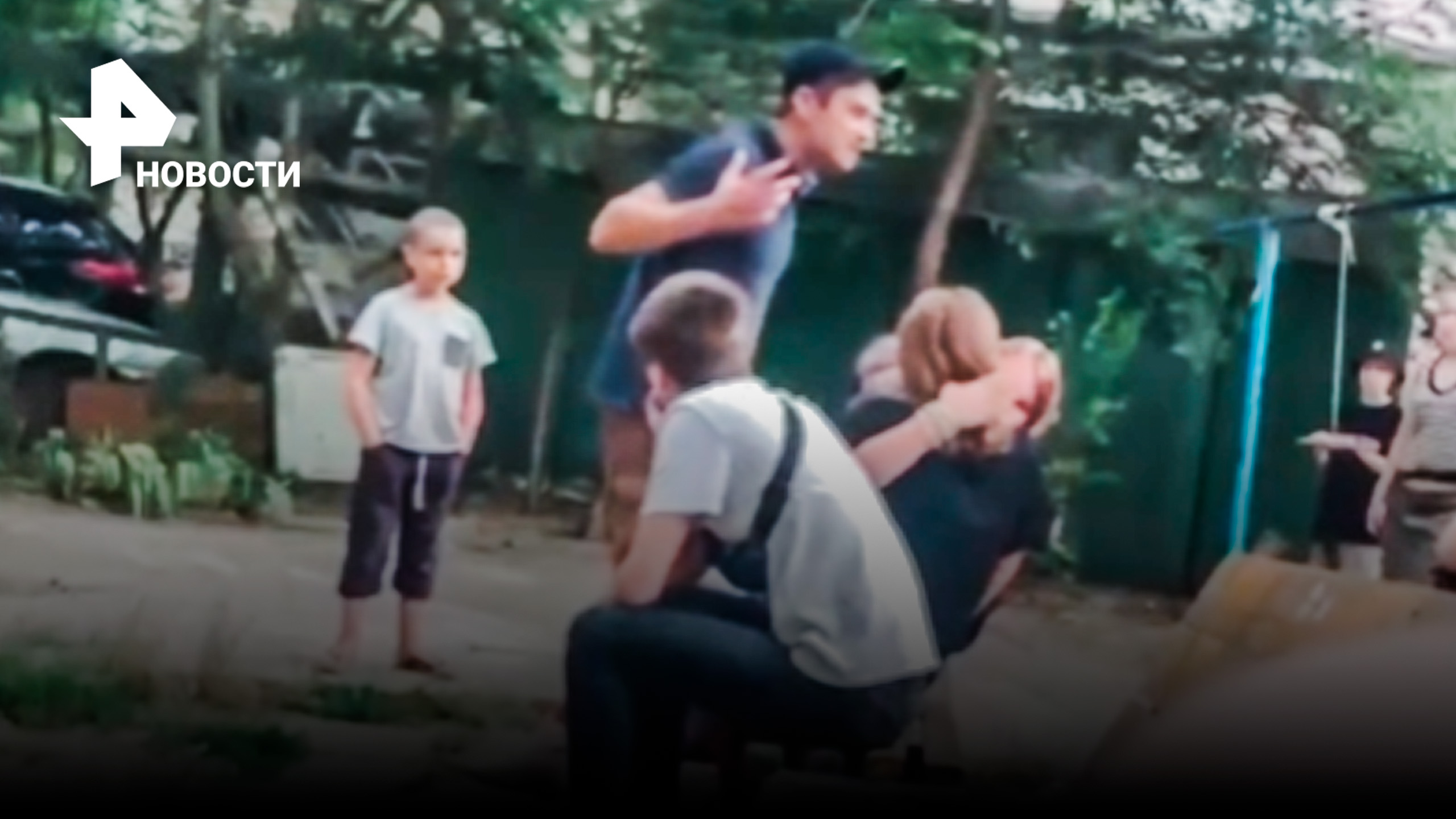 В Одессе "захистник" во дворе угрожал ребенку - "Я уже пять месяцев на войне" / РЕН Новости
