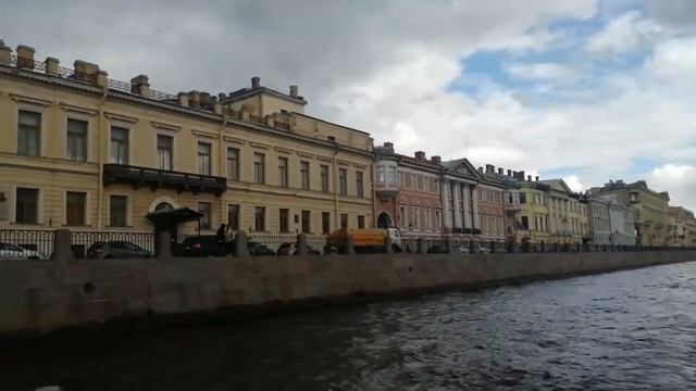 САНКТ - ПЕТЕРБУРГ ПРОГУЛКА ПО РЕКАМ И КАНАЛАМ НА КАТЕРЕ