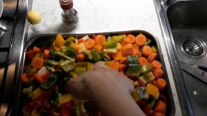 Кролик с овощами в духовке