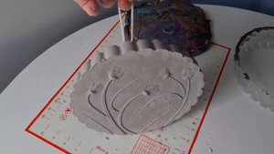 Барельеф из гипса и свечи с бетоном своими руками.