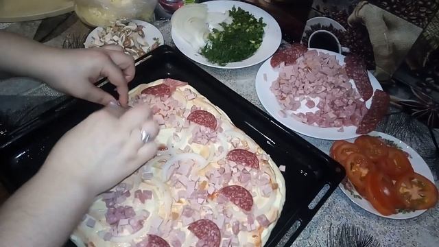 Пицца в домашних условиях//Рецепт пиццы//Самая вкусная пицца//Домашняя пицца//Пицца в духовке