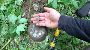 Богатый фундамент. Шурф удался. Золотая лихорадка.