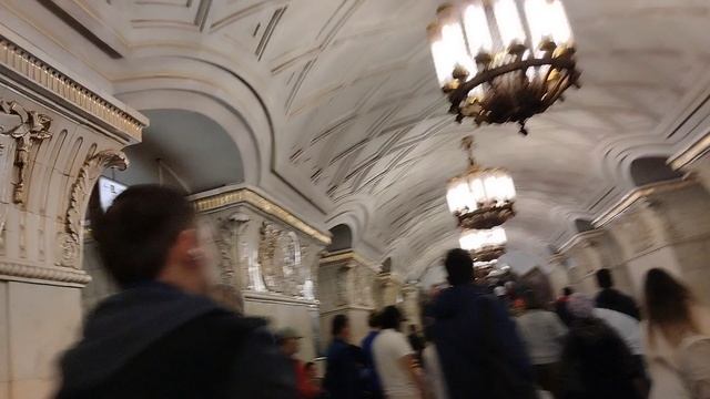 Обзор станции Московского метрополитена Проспект Мира.