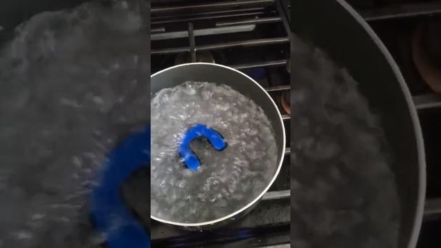Boil and Bite Sports Mouth Guards - 40 Seconds of Boiling Is All You Need! смотреть онлайн