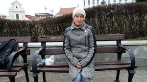 Бомж Татьяна с квартирой но живёт на улице.