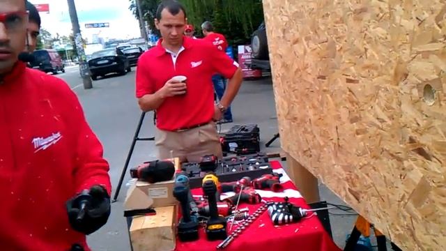 Шуруповерт MILWAUKEE против MAKITA и DEVALT смотреть онлайн