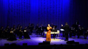 Бежит река,в тумане тает. Поет Майя Балашова