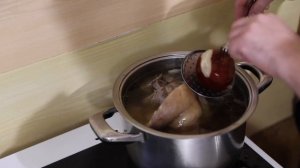 Свиная рулька и самый лучший соус к ней. Горячая закуска к водке.