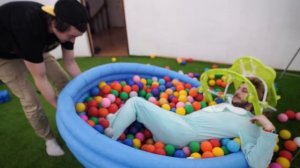 МОЙ ДРУГ СТАЛ РЕБЁНКОМ за 100000 РУБЛЕЙ на 24 ЧАСА