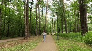 Богатая свекровь потирала руки отменив свадьбу на которую опоздала простушка невеста… А спустя 7 ле