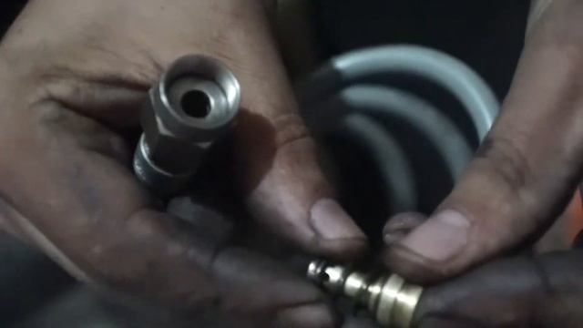 как починить Быстроразъемное соединение с наружной компрессора шланга на пневмо шланг смотреть онлайн