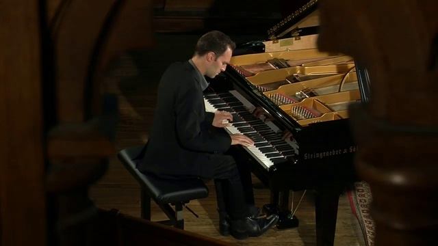 Вильгельм Фридеман Бах. Соната ля-минор (А-moll) FKnv.8. Исполняет David Bismuth (фортепиано).