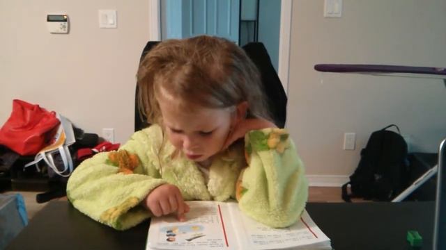 Таня читает букварь смотреть онлайн