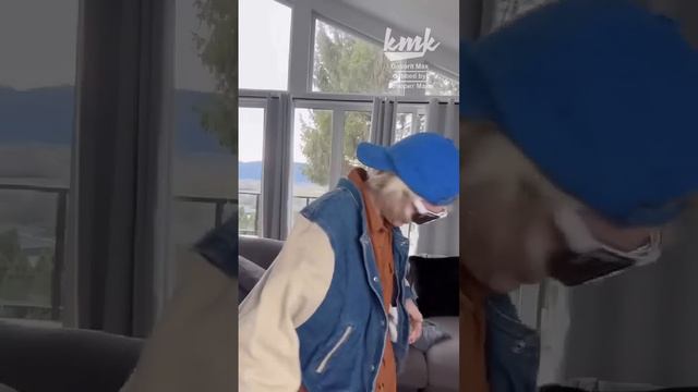 @kallmekris в русской озвучке. Что думают о новой прическе Крис ее персонажи смотреть онлайн