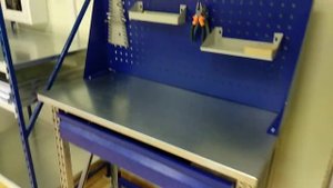 Верстак металлический слесарный столярный Мастер с ящиком и перфорированным экраном с навесками