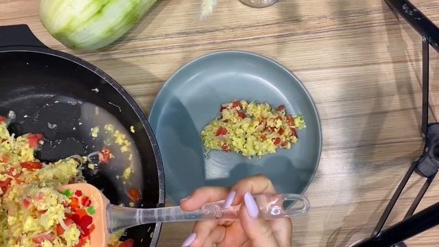 Два ПП рецепта из кабачка!Очень просто и быстро готовятся!Также невероятно полезные!Готовлю с дочей смотреть онлайн