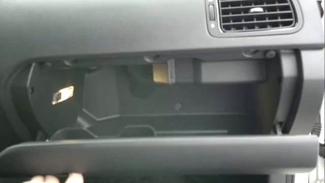 Освещение в бардачке VW Polo Sedan