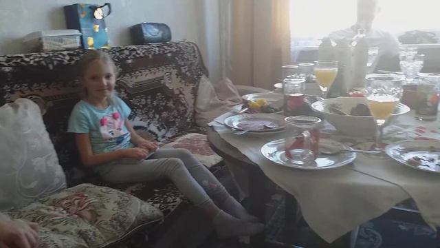 Пришла на дядин юбилей Абросимова Юля смотреть онлайн