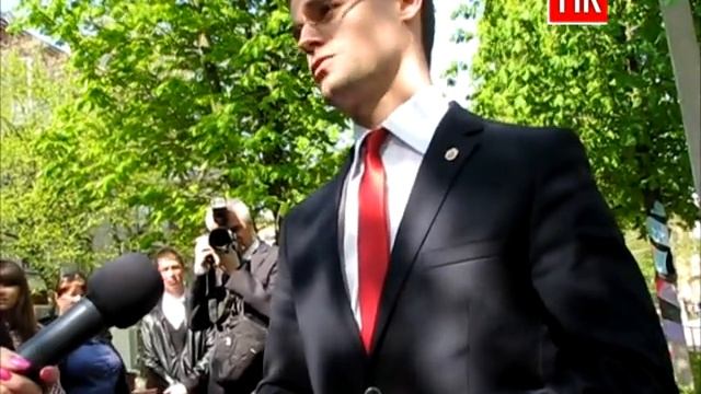 Кировоград: на коммунистическом украсили деревья смотреть онлайн