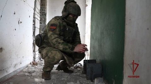 Более 40 снарядов и тайный пункт наблюдения украинских спецслужб обнаружили российские бойцы в ДНР